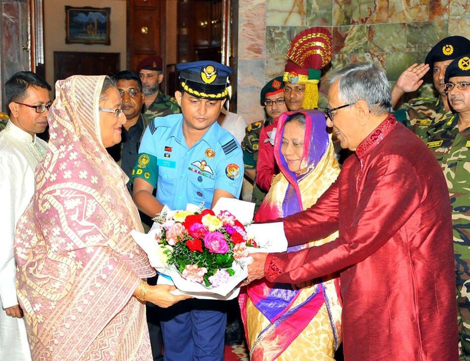 রাষ্ট্রপতি মোঃ আবদুল হামিদকে  ঈদের শুভেচ্ছা জানালেন প্রধানমন্ত্রী শেখ হাসিনা