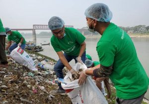 ফেঞ্চুগঞ্জ বাজারের নদীর পার পরিষ্কারের মাধ্যম ক্লিন ও গ্রীন ফেঞ্চুগঞ্জ এর কার্যক্রম শুরু