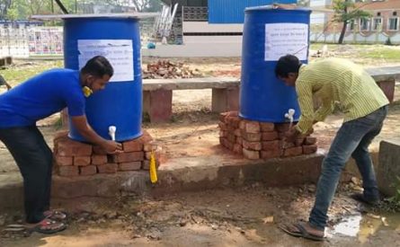 ফেঞ্চুগঞ্জে সাংসদ সামাদ চৌধুরীর উদ্যোগে হাত ধোয়ার ব্যবস্থা