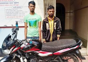 সিলেটে দুই মোটরসাইকেল চোর আ ট ক