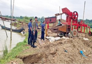 এবার লোভাছড়া পাথর কোয়ারিতে অভিযান, ৪টি ক্রাশার মেশিন ধ্বংস