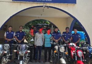 মৌলভীবাজারে মোটরসাইকেল চোর চক্রের ৩ সদস্য গ্রেপ্তার, ৫টি মোটরসাইকেল উদ্ধার