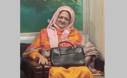 দলের নির্দেশেই আমি মাঠে আছি, শেষ পর্যন্ত আমি কাজ করে যাবো: লুনা