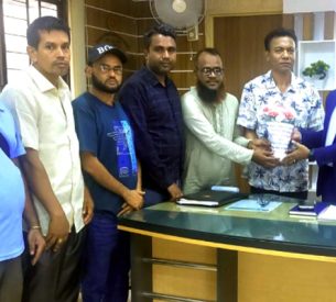ইউএনও’র সাথে দক্ষিণ সুরমা উপজেলা প্রেসক্লাব নেতৃবৃন্দের শুভেচ্ছা বিনিময় ইউএনও’র সাথে দক্ষিণ সুরমা উপজেলা প্রেসক্লাব নেতৃবৃন্দের শুভেচ্ছা বিনিময়