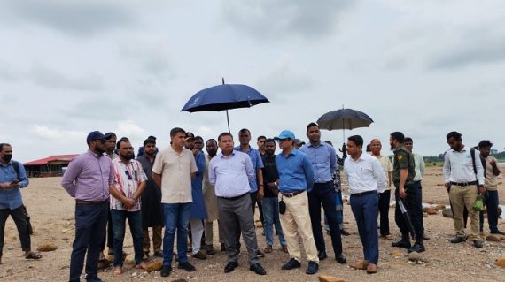পাথর কোয়ারি চালুর সম্ভাব্যতা যাছাই: বিছনাকান্দি কোয়ারি পরিদর্শনে বিভাগীয় কমিশনার