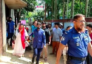সিলেটে এক বাড়ি থেকে নারী-শিশুসহ ১৪ জন আটক